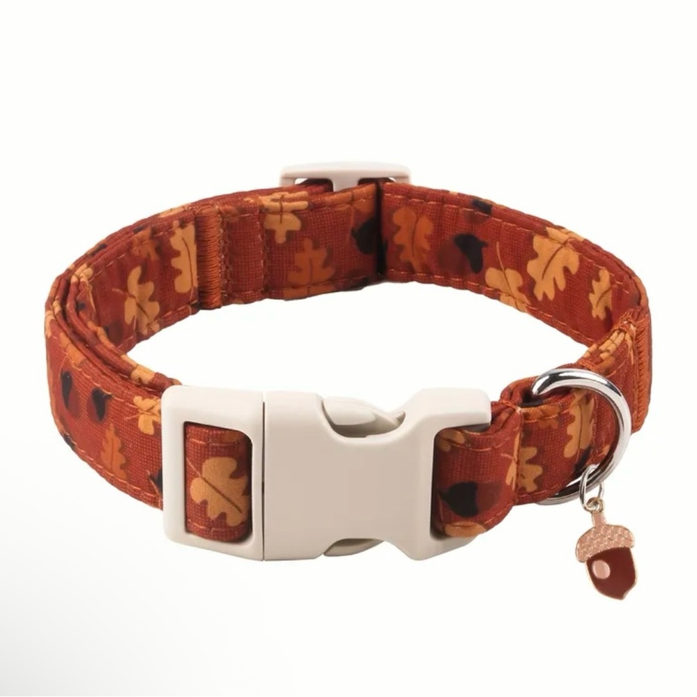 🆕 Adjustable Fall Dog Collar w/acorn charm. ONE LEFT: size LARGE.